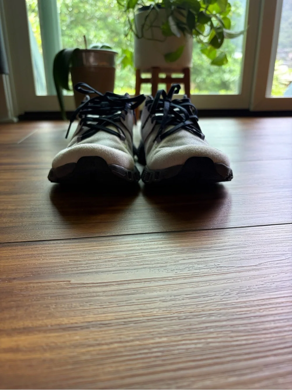 On Running Women’s Sneakers - Picture 7 of 10
